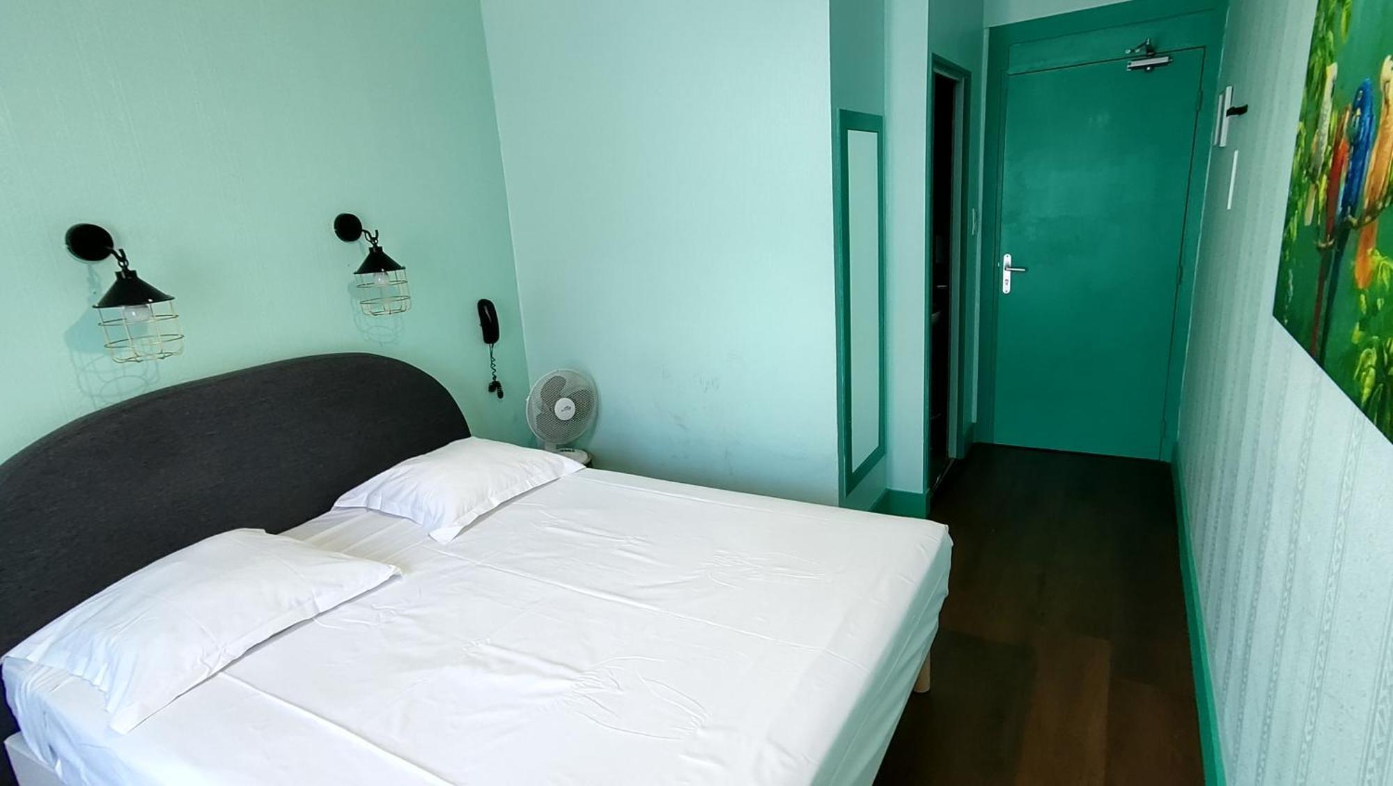 Hotel Le Colibri Aix-les-Bains Exteriör bild