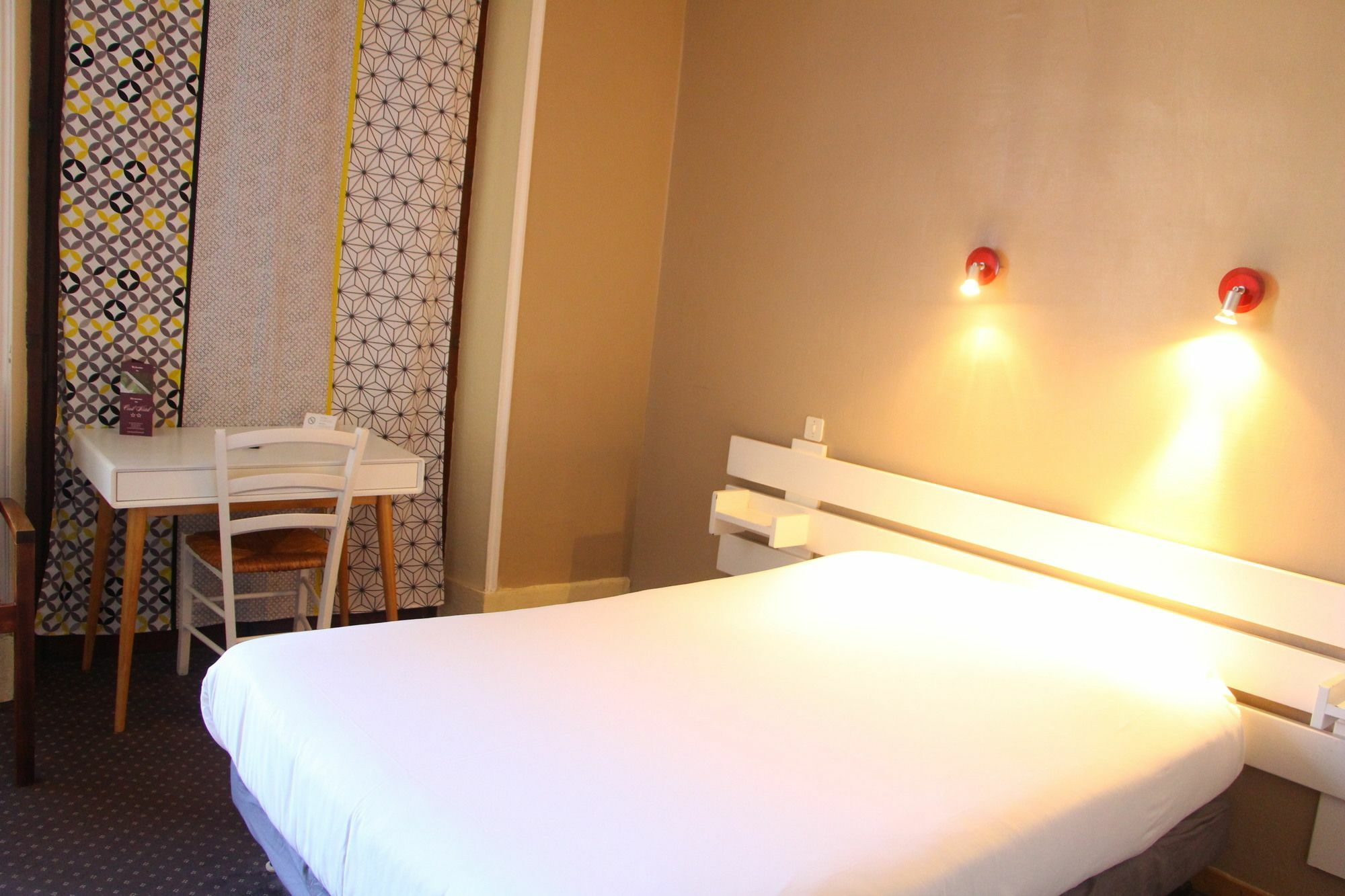 Hotel Le Colibri Aix-les-Bains Exteriör bild